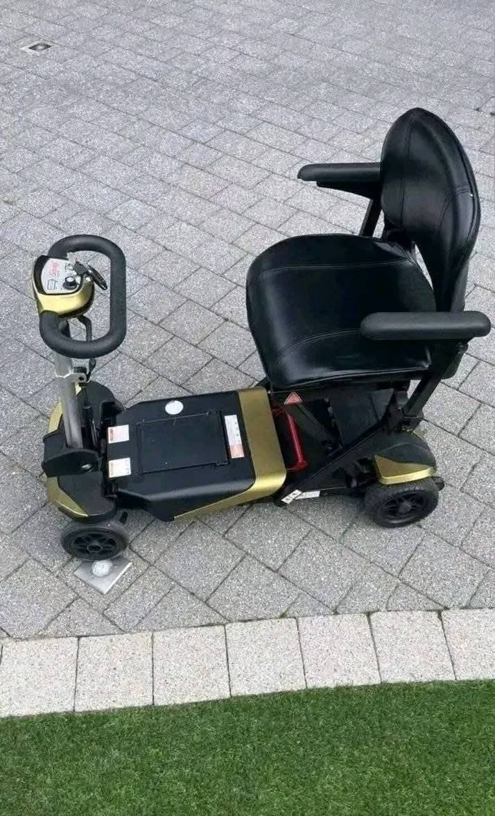 Portable mobility scooter